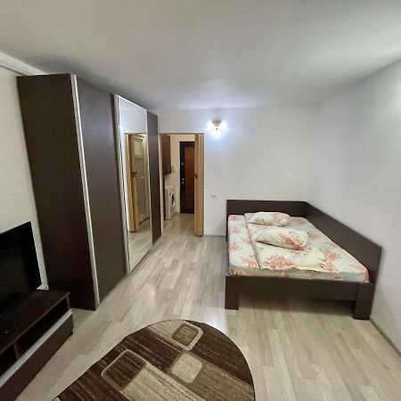 Garsoniera Moderna Parcare Internet Apartment Pitesti Exterior photo