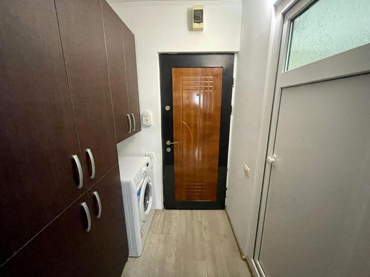 Garsoniera Moderna Parcare Internet Apartment Pitesti Exterior photo